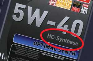 надпись «HC-Synthese» на канистре с маслом