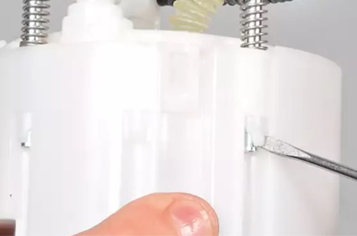 снятие клеммы