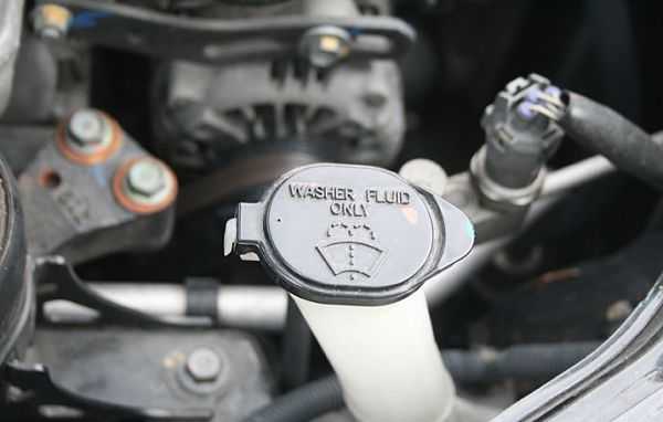 бачок омывателя лобового стекла