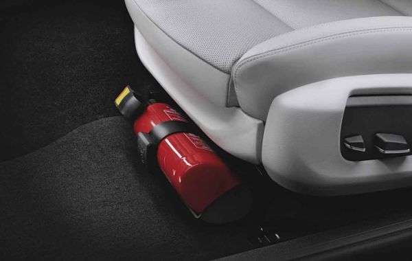 как закрепить огнетушитель в салоне авто