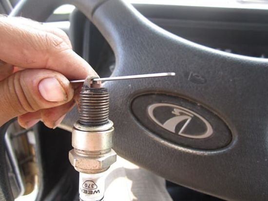 очистка свечи зажигания