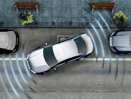 Датчики парктроника излучают волны, которые отражаются от препятствия и, возвращаясь обратно, предупреждают о преграде