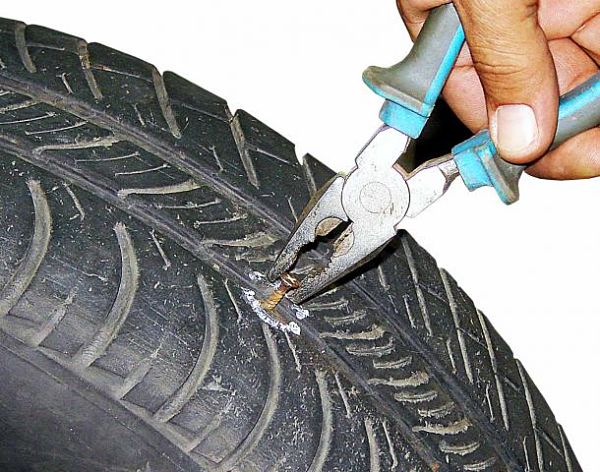 _opt колесо машины, проколотое саморезом