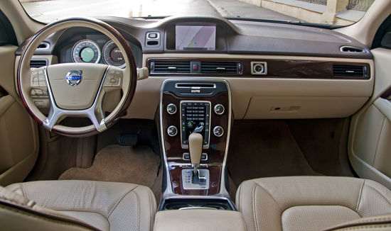 Интерьер салона Volvo S80