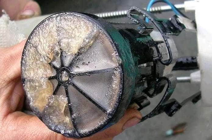 забитый топливный фильтр дизельного мотора